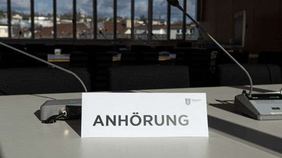 Schild Anhörung