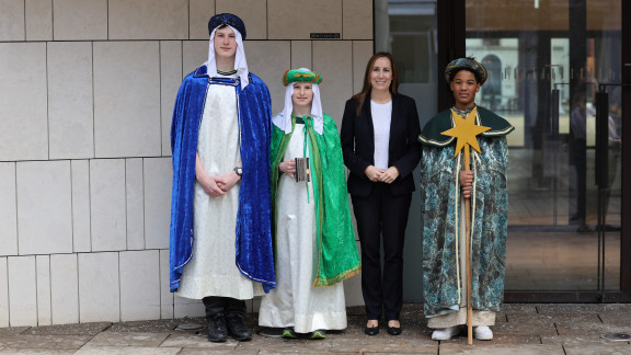 Sternsinger vor Plenargebäude