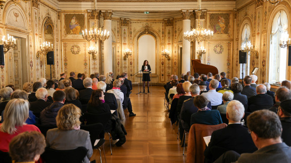 Angela Dorn bei der Eröffnung der Woche der christlich-jüdischen Zusammenarbeit im Musiksaal
