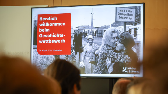 Leinwand mit Herzlich willkommen