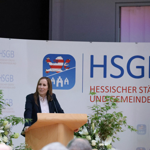 Astrid Wallmann bei der Mitgliederversammlung des HSGB