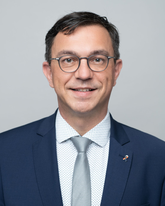 Porträtfoto von Alexander Bauer