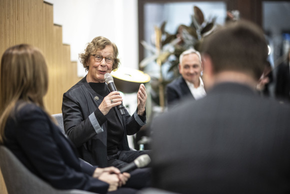 Barbara Klemm in Gesprächsrunde