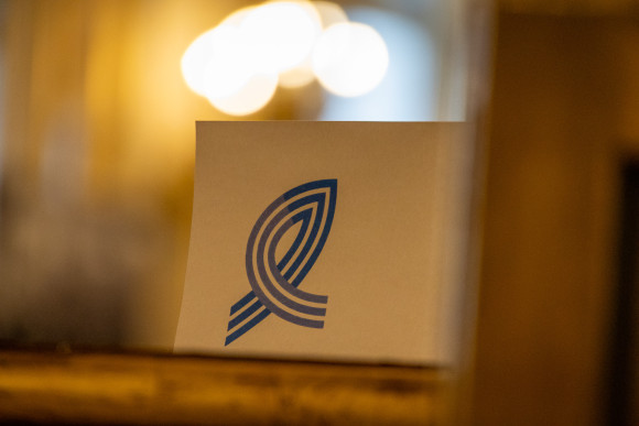 Wiesbadener Gesellschaft für Christlich-Jüdische Zusammenarbeit (GCJZ) Logo Logo der Wiesbadener Gesellschaft für Christlich-Jüdische Zusammenarbeit