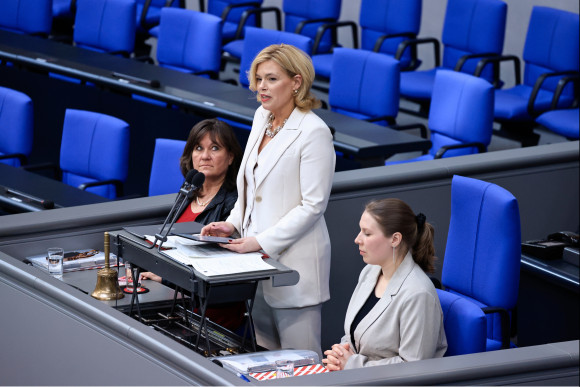 Bundestagspräsidentin Julia Klöckner Julia Klöckner am Rednerpult