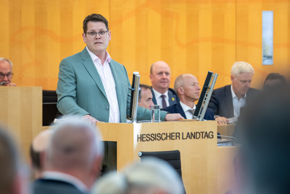 Bürgermeister von Bad Vilbel am Rednerpult