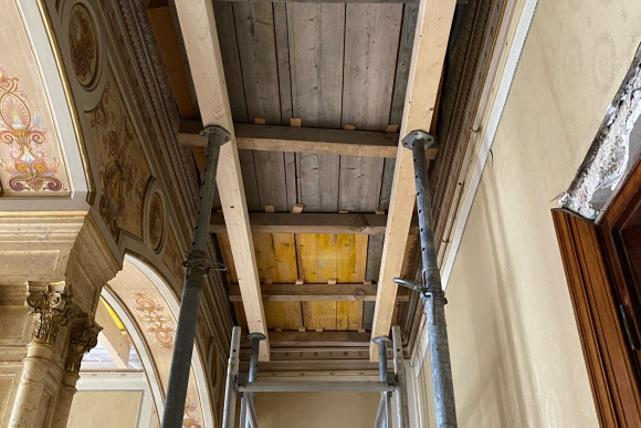 Deckenstützen auf der Schlossbaustelle