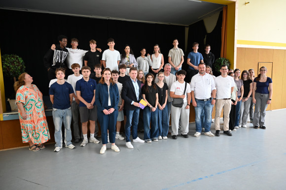 Gruppenfoto der Aartalschule