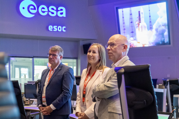 Landtagspräsidentin besucht ESA/ESOC