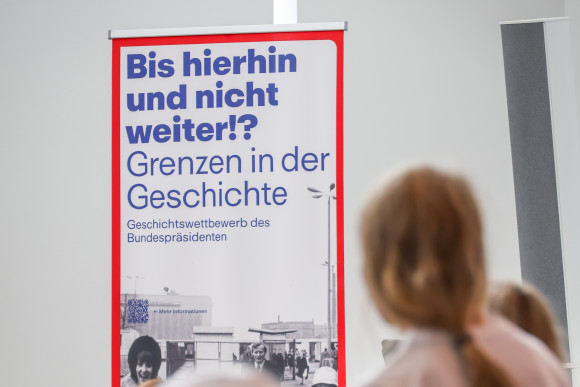 Plakat mit Motto Geschichtswettbewerb