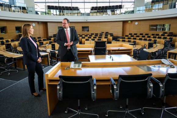 Landtagspräsidentin Wallmann  und Parlamentspräsident Dr. Thadäus König  im Thüringer Plenarsaal