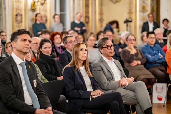 Bildungsreihe Antisemitismus Wallmann im Publikum