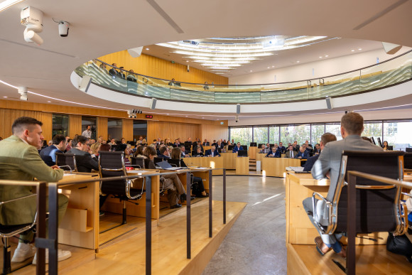 Hessischer Landtag Plenarsaal besetzt