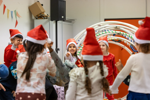 Nikolaus 2025 Grundschule Schelmengraben Tanz