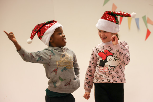 Nikolaus Grundschule Schelmengraben Tänzer