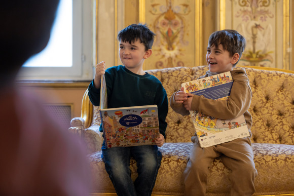 Kinder und Wimmelbuch