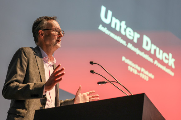 Eröffnung Plakatausstellung Plakat Direktor Dr. Andreas Henning