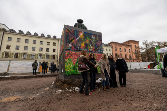 Kunstaktion Schlossplatz Begrüßung Wallmann