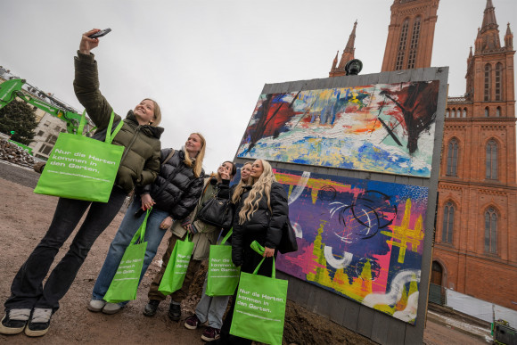 Kunstaktion Schlossplatz Selfie