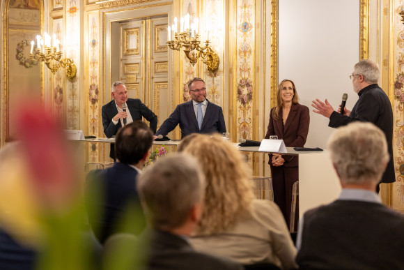 Abend der Kultur Politische Plakate Musiksaal