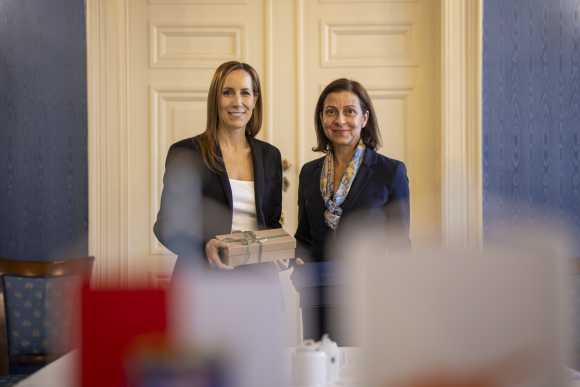 Besuch Botschafterin Republik Zypern Gastgeschenk