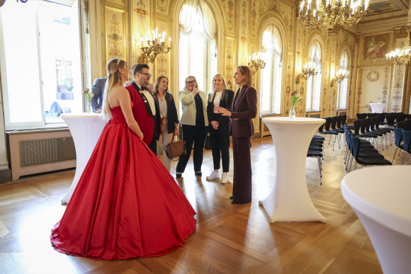 Die Bürstädter Faschingsprinzessin Louisa Wilms zu Gast bei Astrid Wallmann