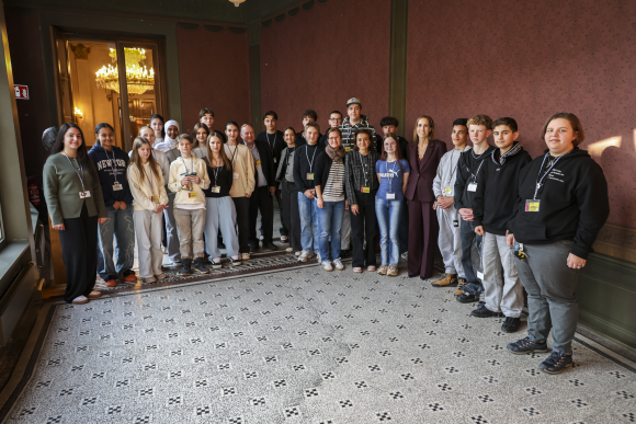 Fragerunde mit Jugendlichen aus dem Seminar „Im Zentrum der Landespolitik“