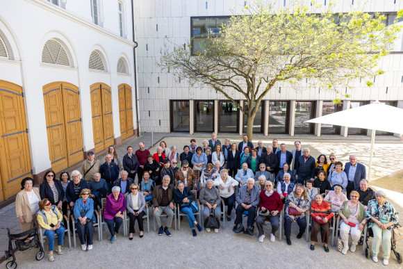 Holocaust-Überlebende Gruppenbild