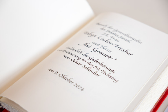 Kalligrafin für das Gästebuch Beispielseite