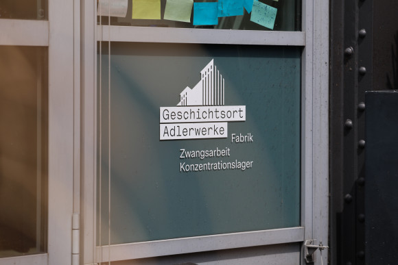 Besuch des Geschichtsorts in den ehemaligen Adlerwerken in Frankfurt