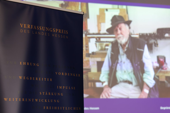 Verkündung von Gunter Demnig als Preisträger beim Verfassungspreis 2026