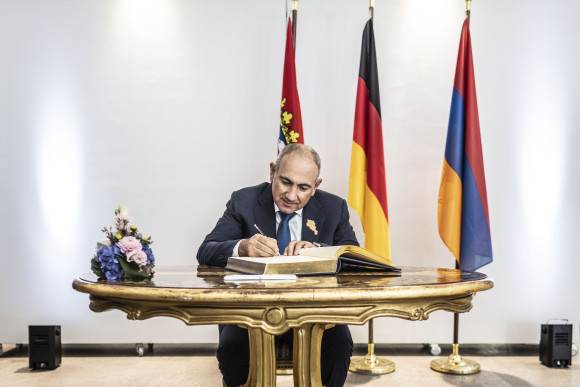 Hessischer Friedenspreis für armenischen Premierminister