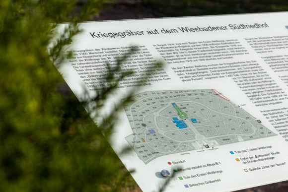 Volksbund informiert über Kriegsgräber auf dem Südfriedhof in Wiesbaden