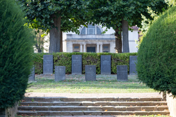 Volksbund informiert über Kriegsgräber auf dem Südfriedhof in Wiesbaden