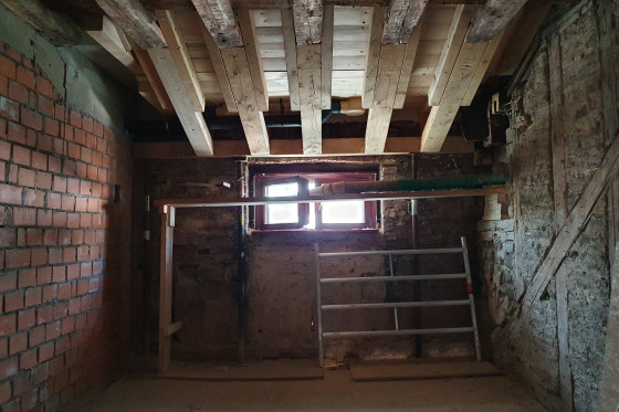 Auch im Dachstuhl des Westflügels mussten Teile des Dachstuhl ausgebessert und erneuert werden. 
