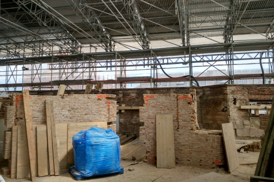 Fortschreiten der Schwammsanierung und Instandsetzung geschädigter Mauerwerksteile im Juni 2019