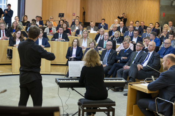 Musiker im Plenarsaal bei Gedenkstunde