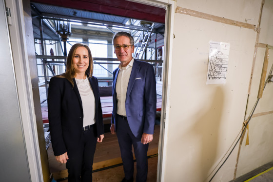 Landtagspräsident Hering und Landtagspräsidentin Wallmann auf der Schlossbaustelle