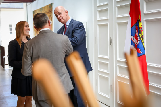 Personen im Gespräch