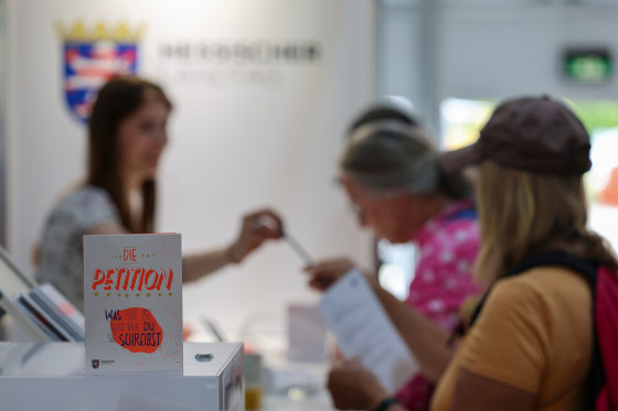 Petitionsstand auf dem Hessentag