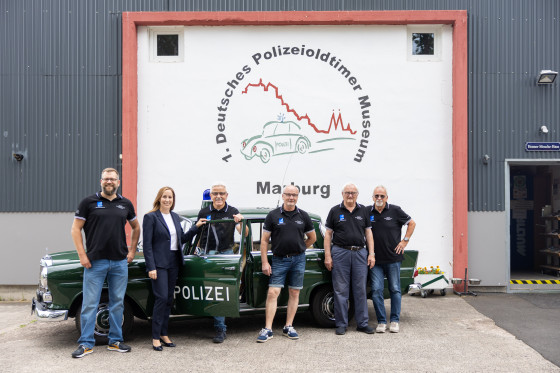 Gruppenbild vor Polizeioldtimer-Museum