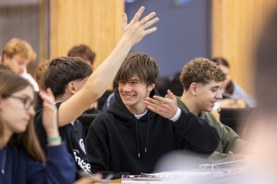 Schüler unterhalten sich