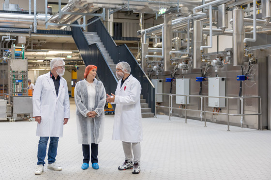 Landtagspräsidentin in der Bäckerei