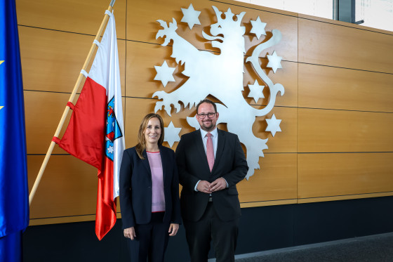 Landtagspräsidentin Astrid Wallmann und der thüringische Parlamentspräsident Dr. Thadäus König im Thüringer Planarsaal