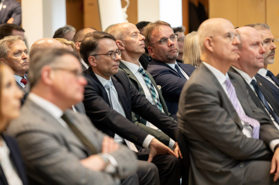 Gedenken für die Opfer des Nationalsozialismus Publikum