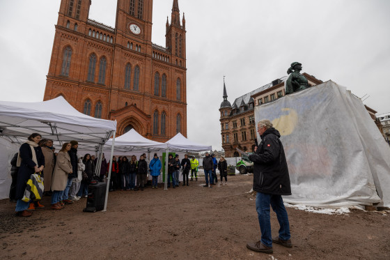 Kunstaktion Schlossplatz Rede