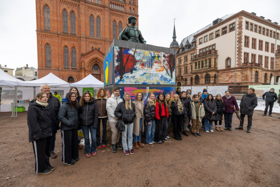 Kunstaktion Schlossplatz Gruppenfoto