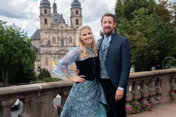 Hessentagspaar 2026 vor dem Fuldaer Dom