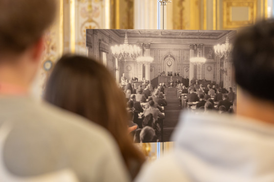 Sonderführung  „80 Jahre Demokratie in Hessen“
