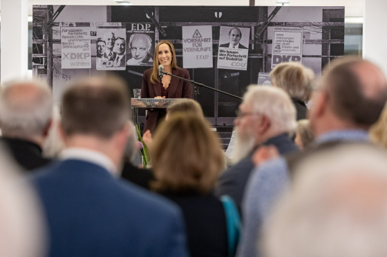 Abend der Kultur Politische Plakate Begrüßung Wallmann